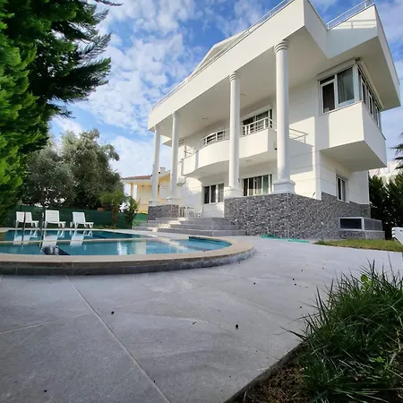 Villa Lüks Ve Huzur